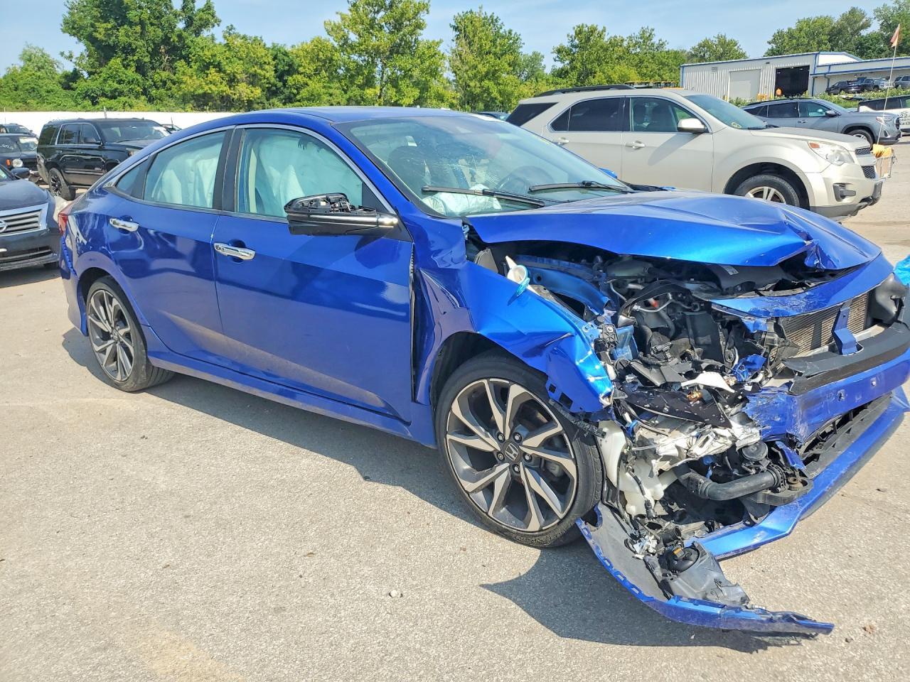 2019 Honda Civic Touring - Image 4