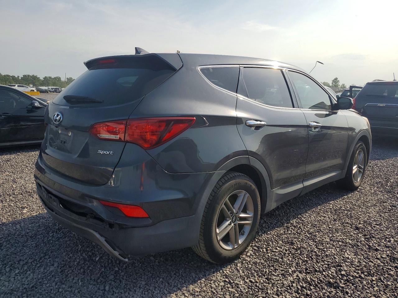 2017 Hyundai Santa Fe Sport 2.4L - Image 3