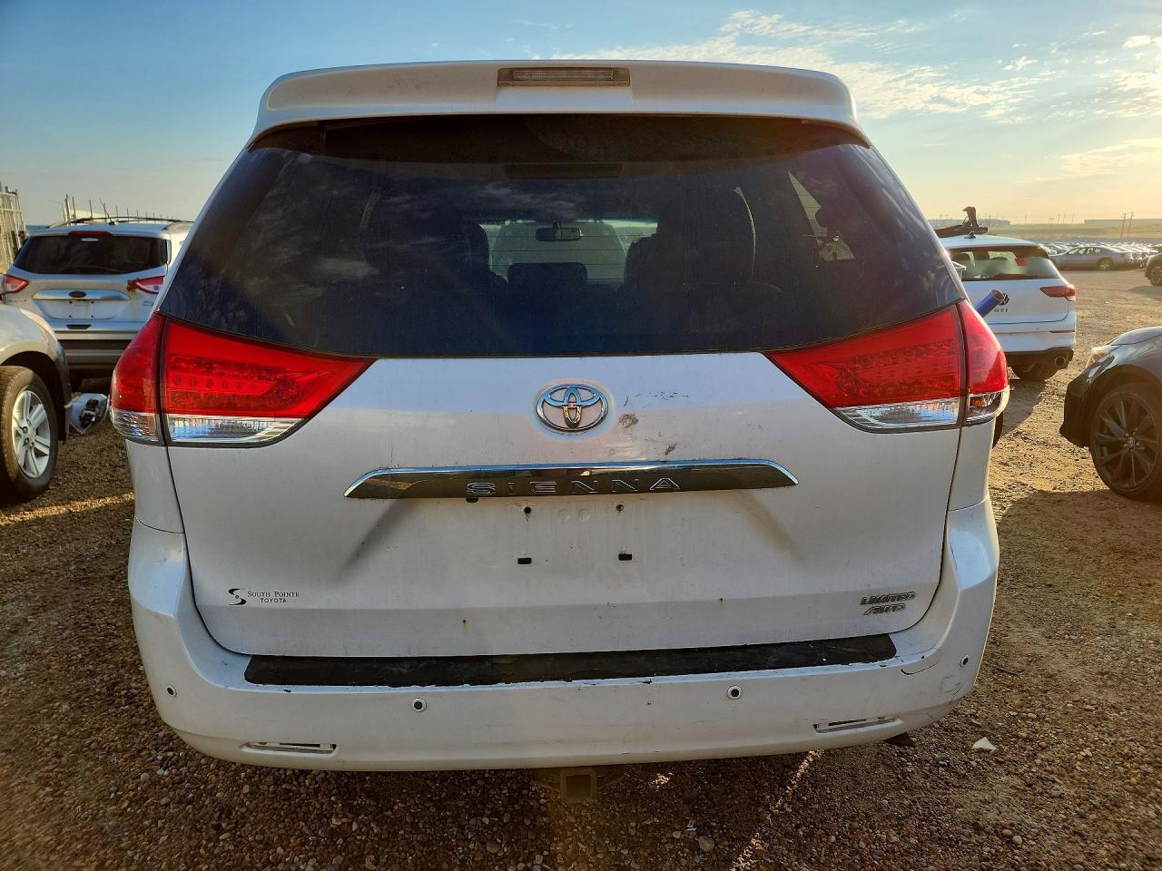 2011 Toyota Sienna Limited - Фото 6