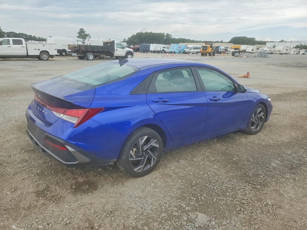 2025 Hyundai Elantra Sel Sport - Фото 3