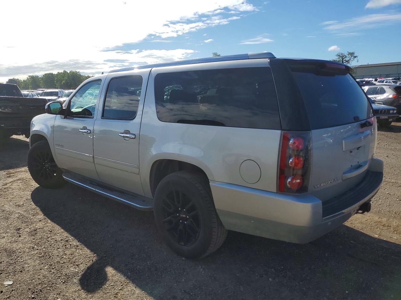 2013 GMC Yukon Xl Denali - Image 2