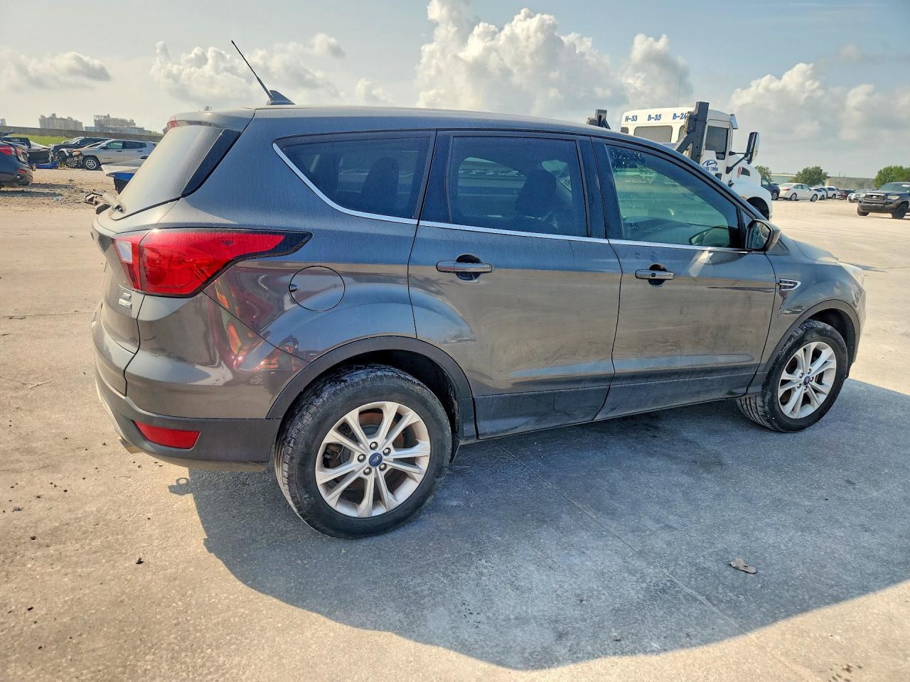 2019 Ford Escape Se - Фото 3