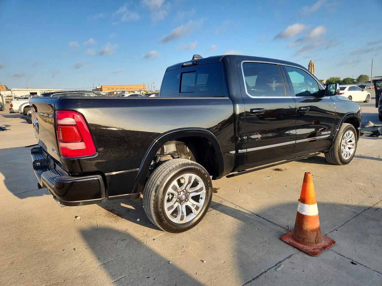 2024 Ram 1500 Limited - Фото 3