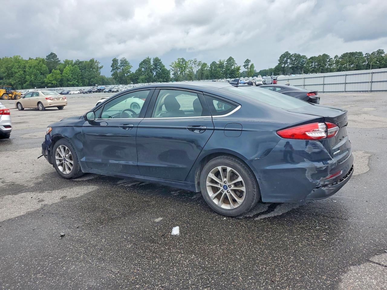 2020 Ford Fusion Se - Фото 2