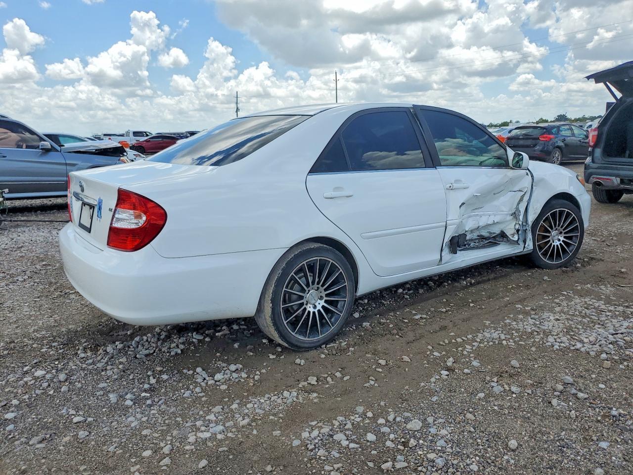 2003 Toyota Camry Le - Image 3