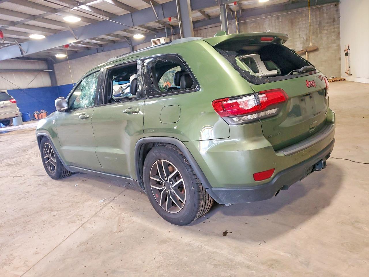 2020 Jeep Grand Cherokee Trailhawk - Фото 2