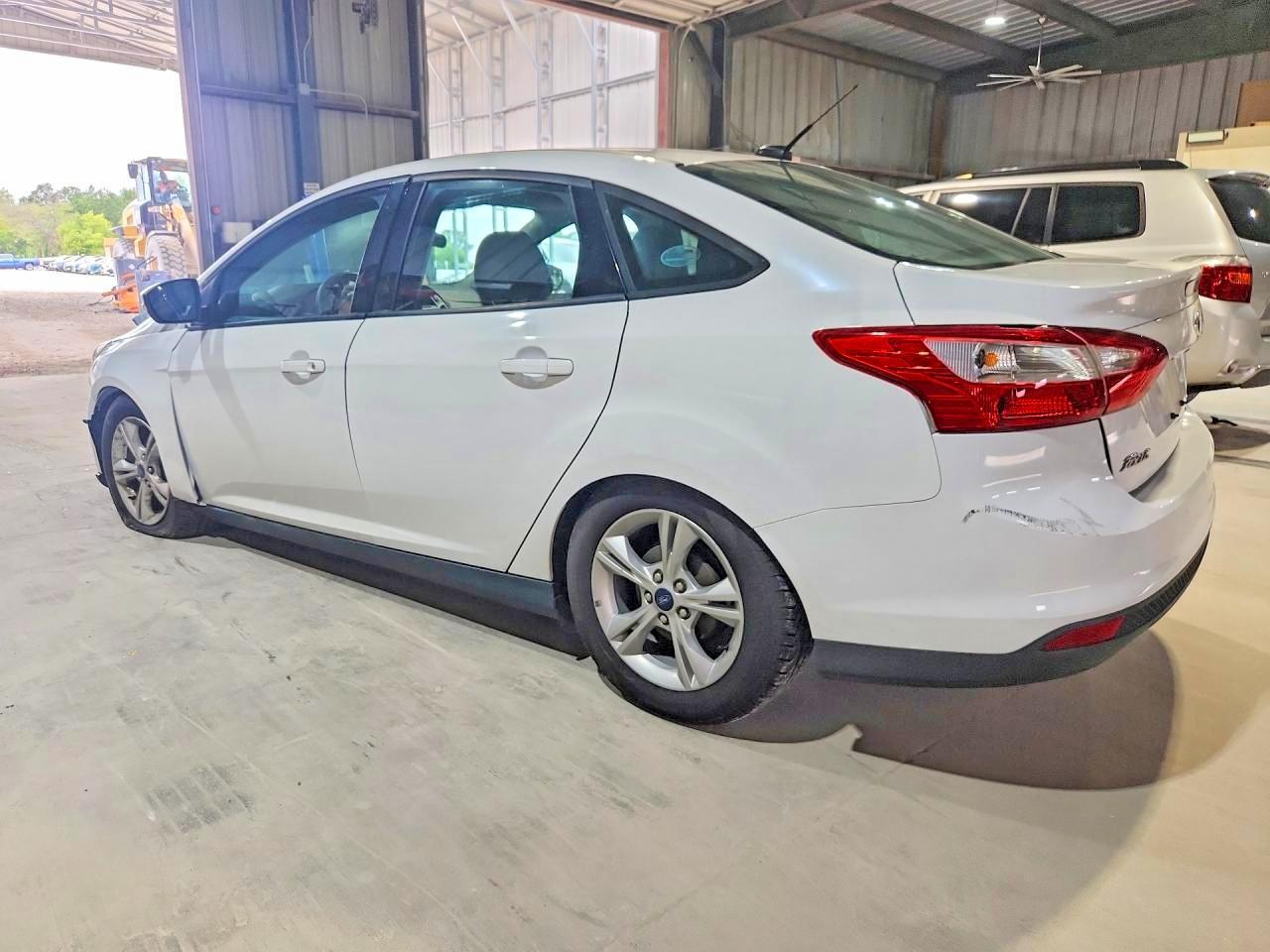 2014 Ford Focus Se - Image 2