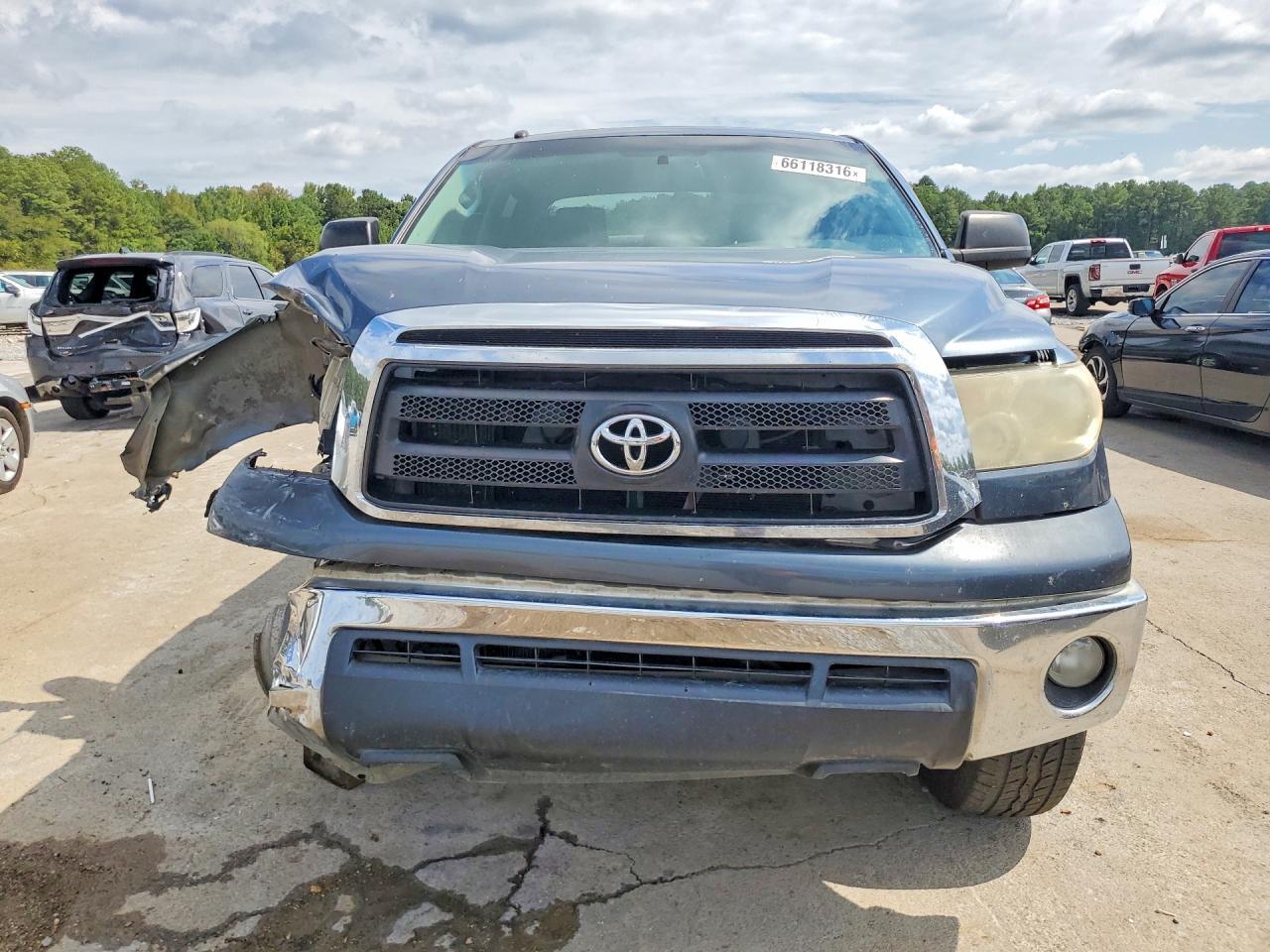 2010 Toyota Tundra Crewmax Sr5 - Image 5