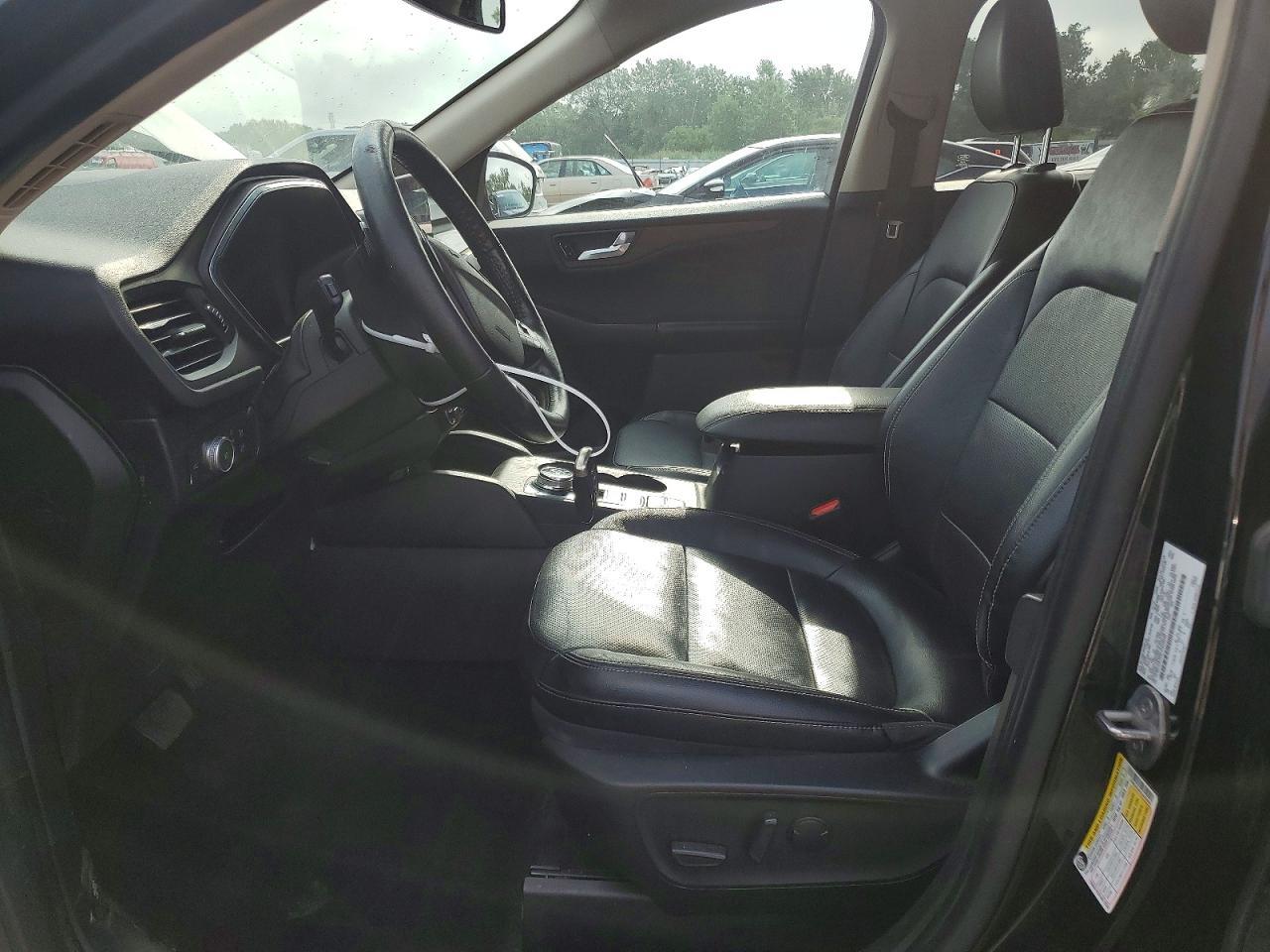 2020 Ford Escape Titanium - Image 7