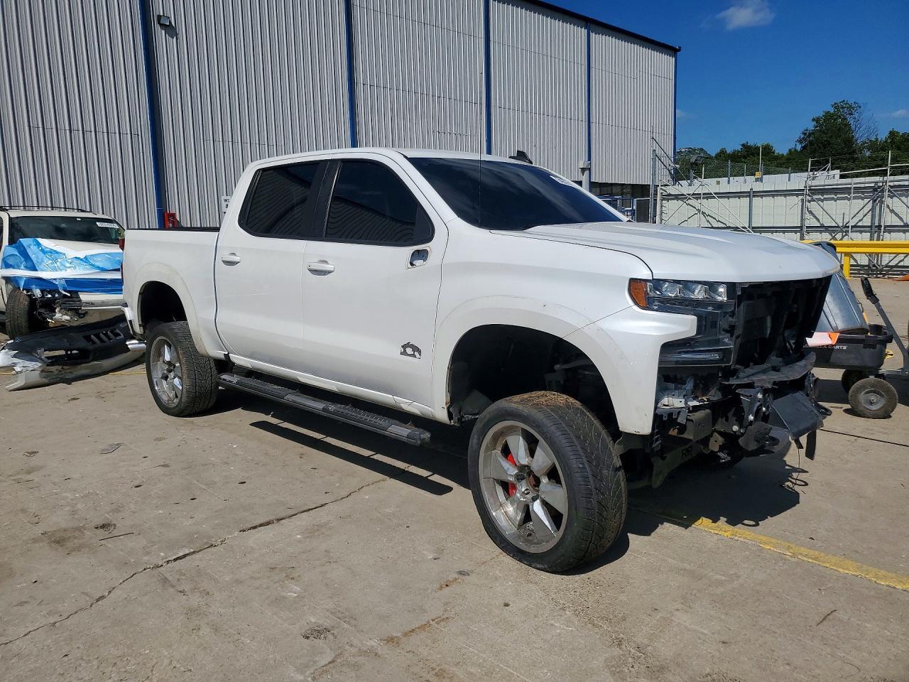 2019 Chevrolet Silverado K1500 Rst - Image 4