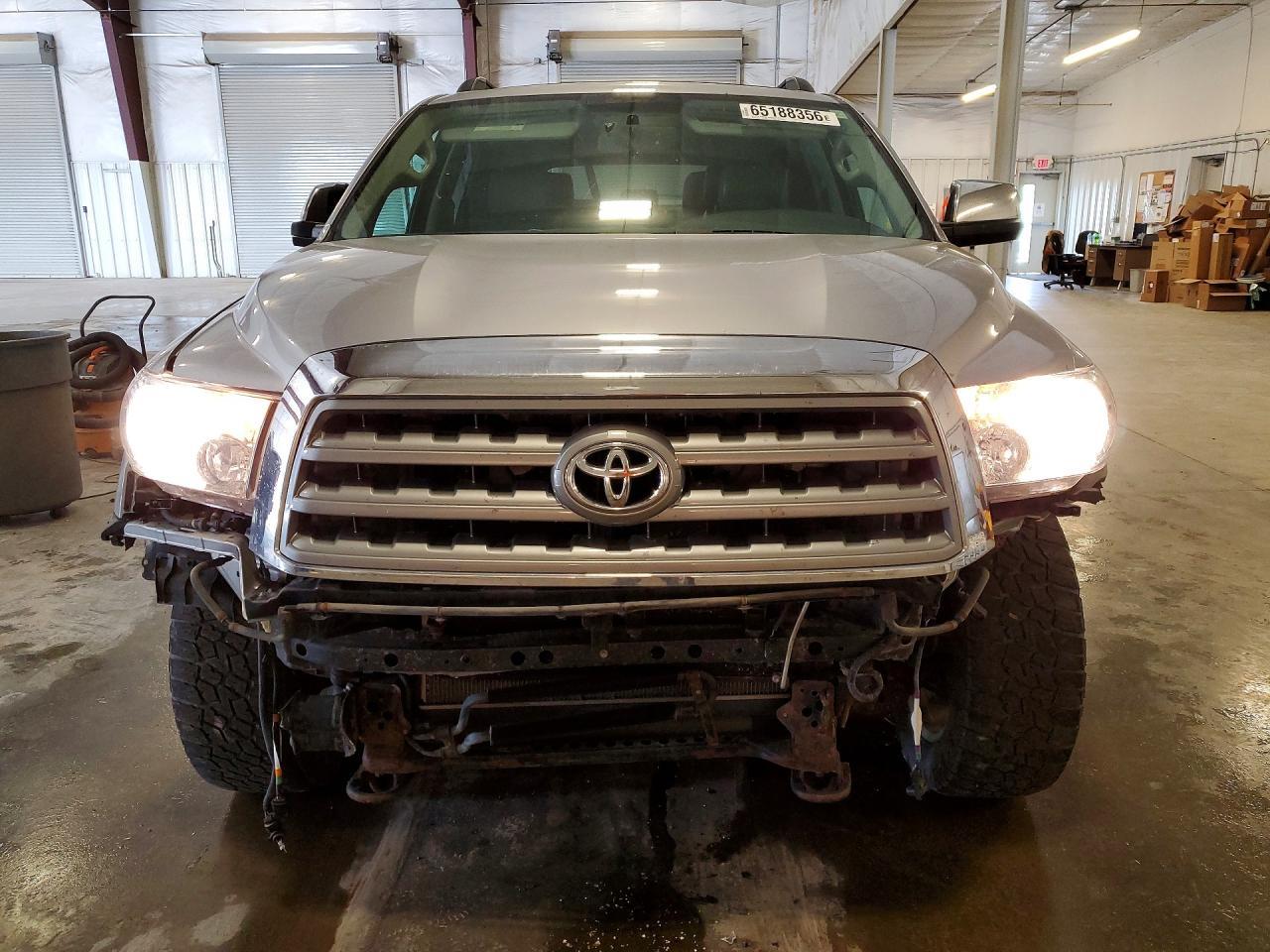 2013 Toyota Sequoia Limited - Фото 5