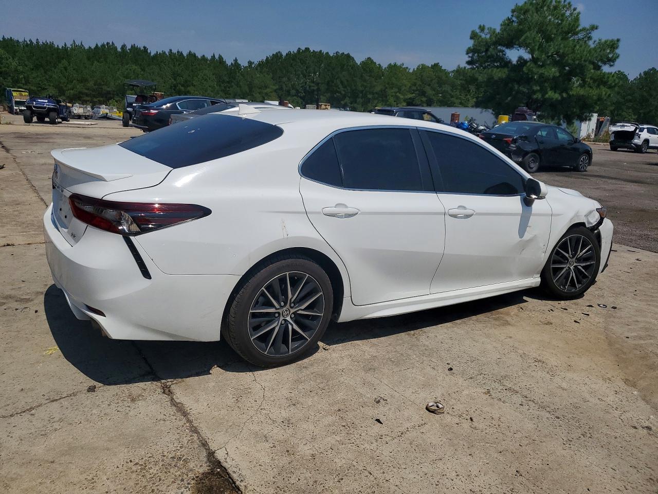 2024 Toyota Camry Se - Фото 3