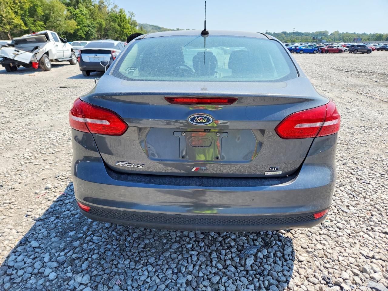 2018 Ford Focus Se - Image 6