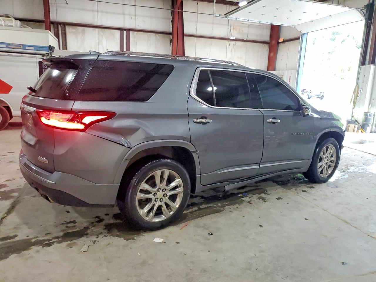 2021 Chevrolet Traverse High Country - Фото 3