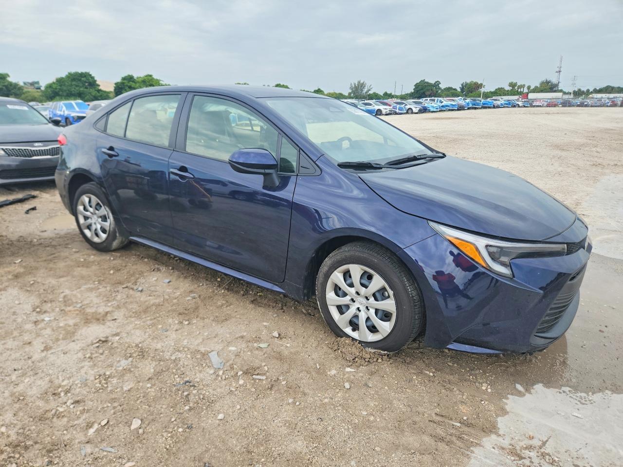 2026 Toyota Corolla Hybrid Le - Image 4