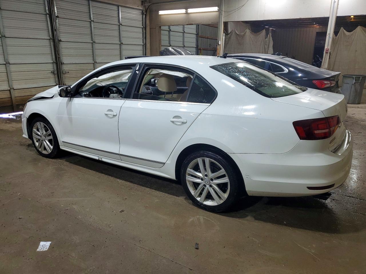 2017 Volkswagen Jetta Sel - Фото 2