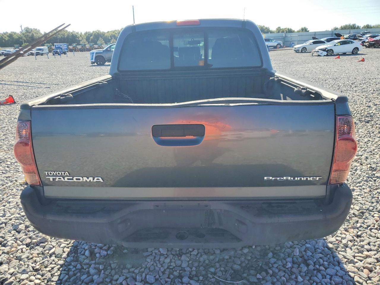 2014 Toyota Tacoma Prerunner - Image 6