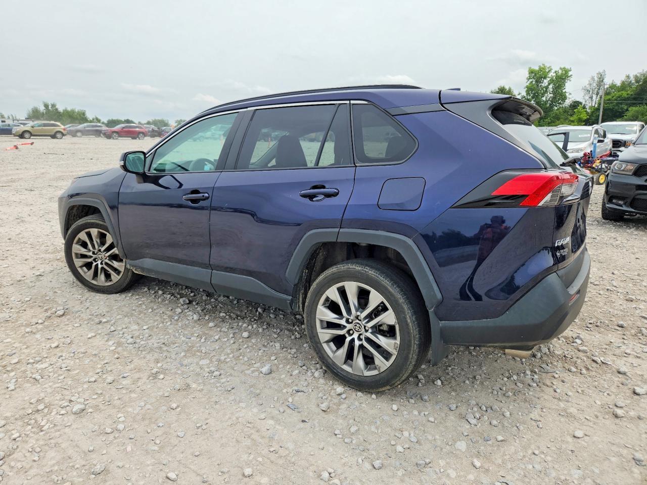 2022 Toyota Rav4 Xle Premium - Фото 2