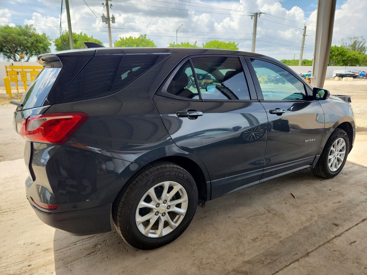 2019 Chevrolet Equinox Ls - Image 3