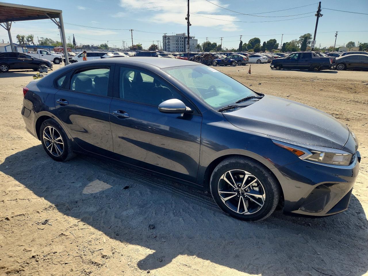 2024 Kia Forte Lxs - Image 4
