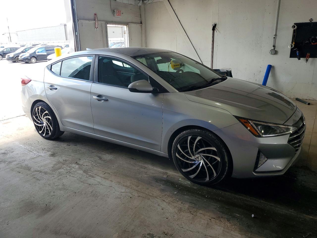 2020 Hyundai Elantra Sel - Фото 4
