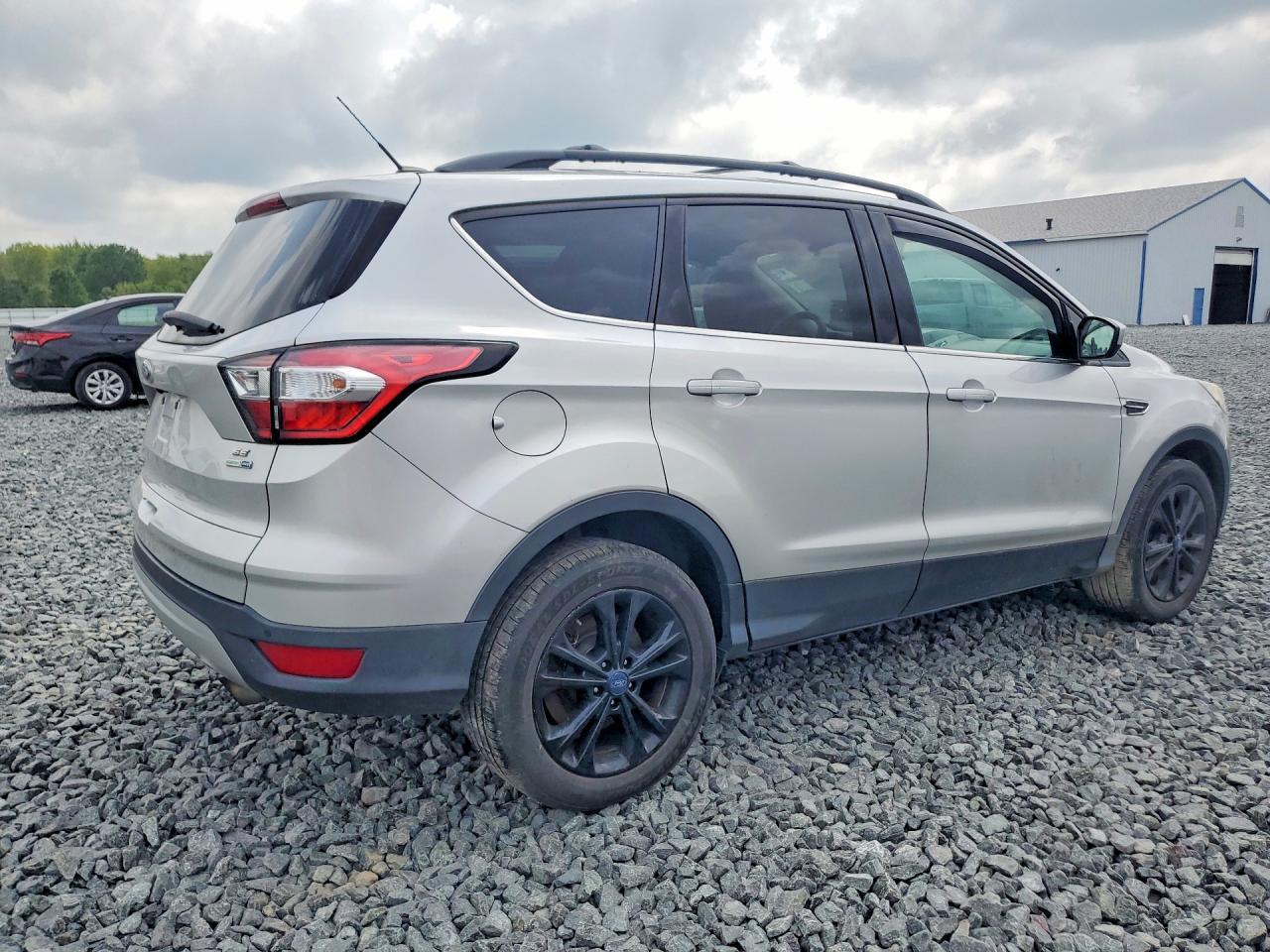 2017 Ford Escape Se - Фото 3