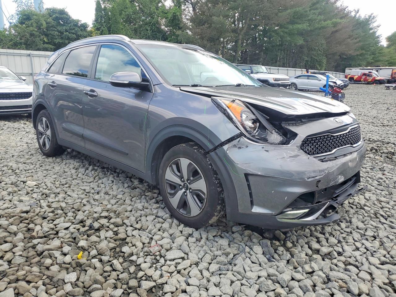 2017 Kia Niro Ex - Фото 4
