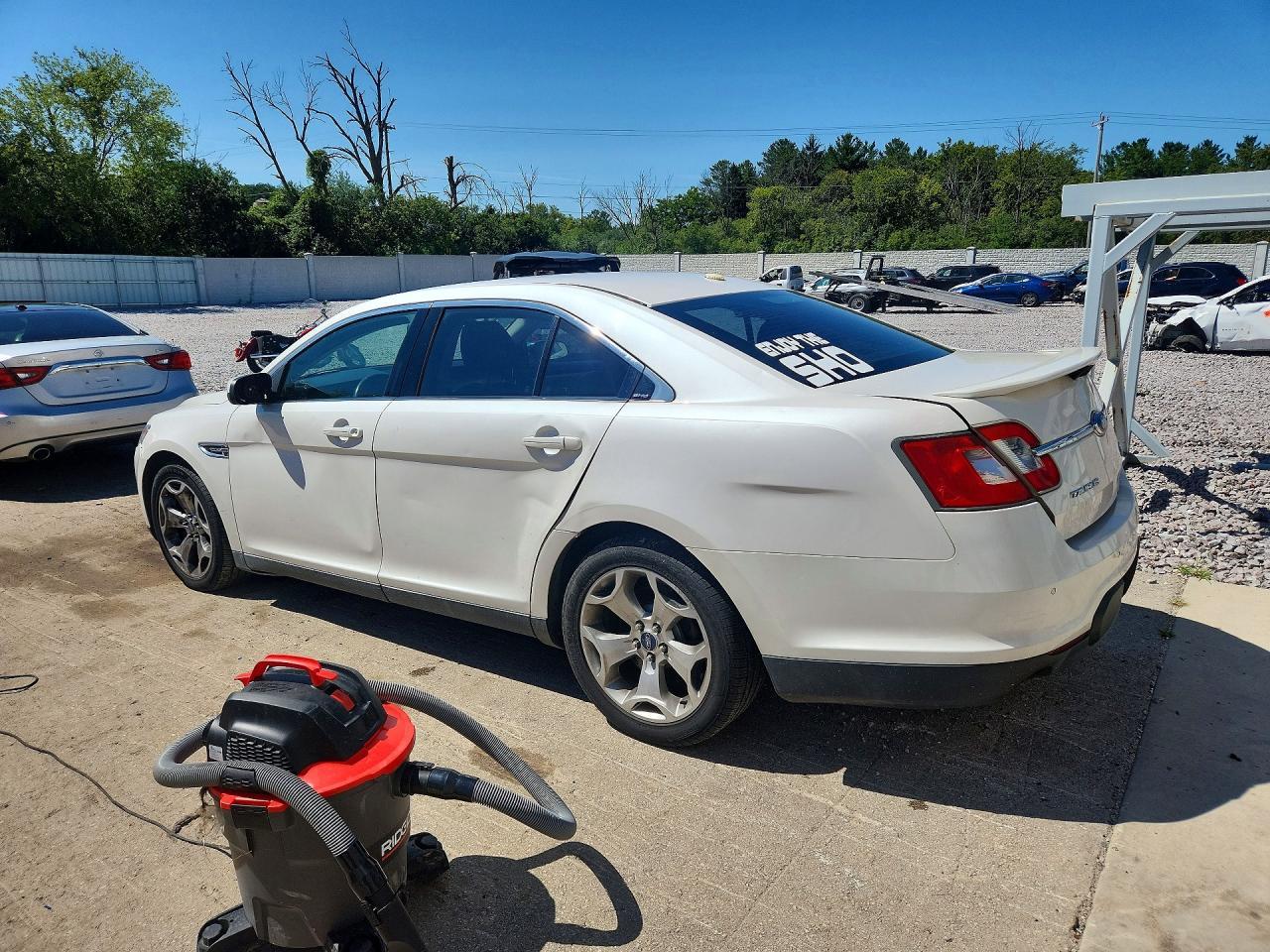 2011 Ford Taurus Sho - Фото 2