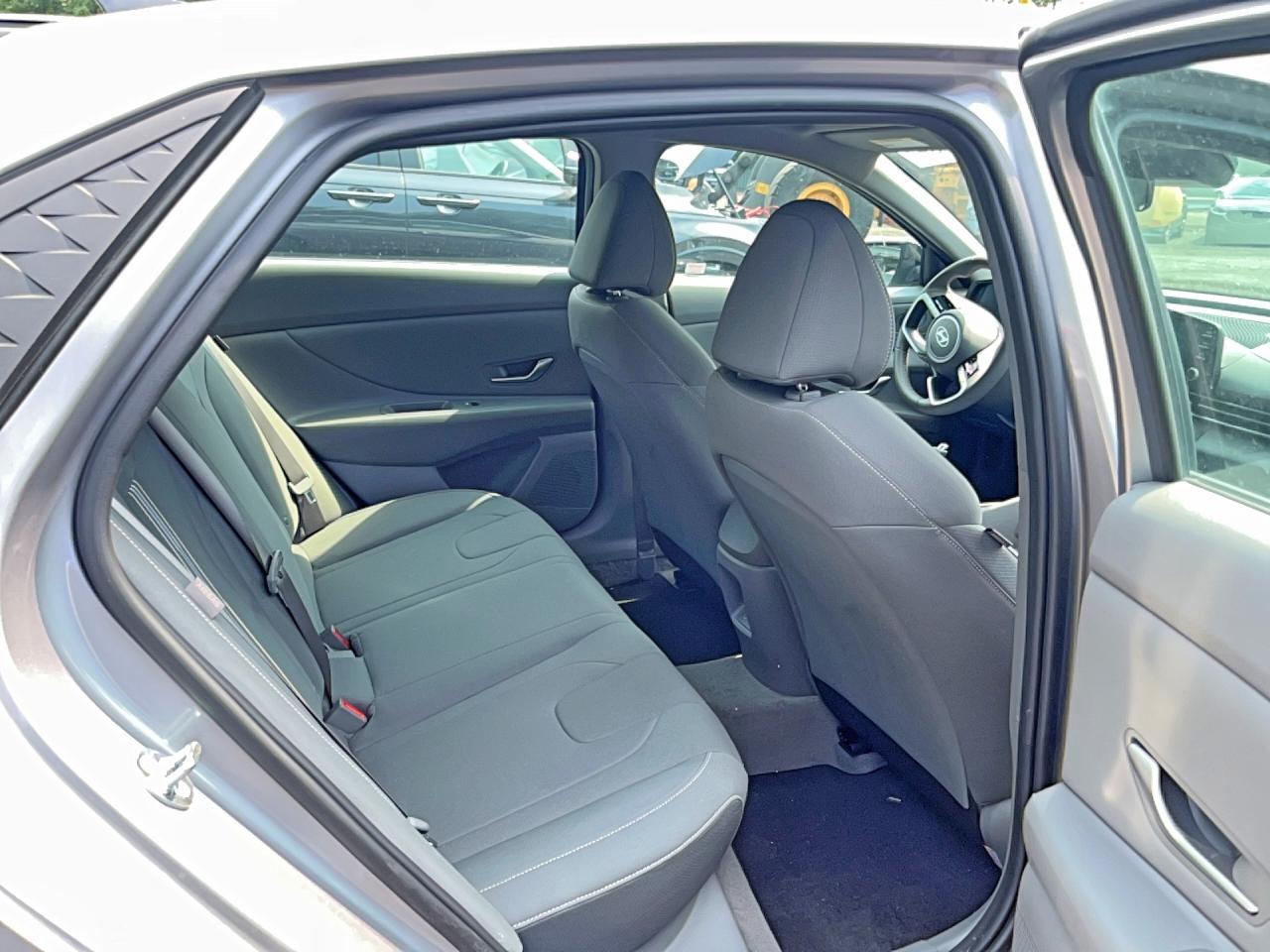 2025 Hyundai Elantra Sel Sport - Image 6