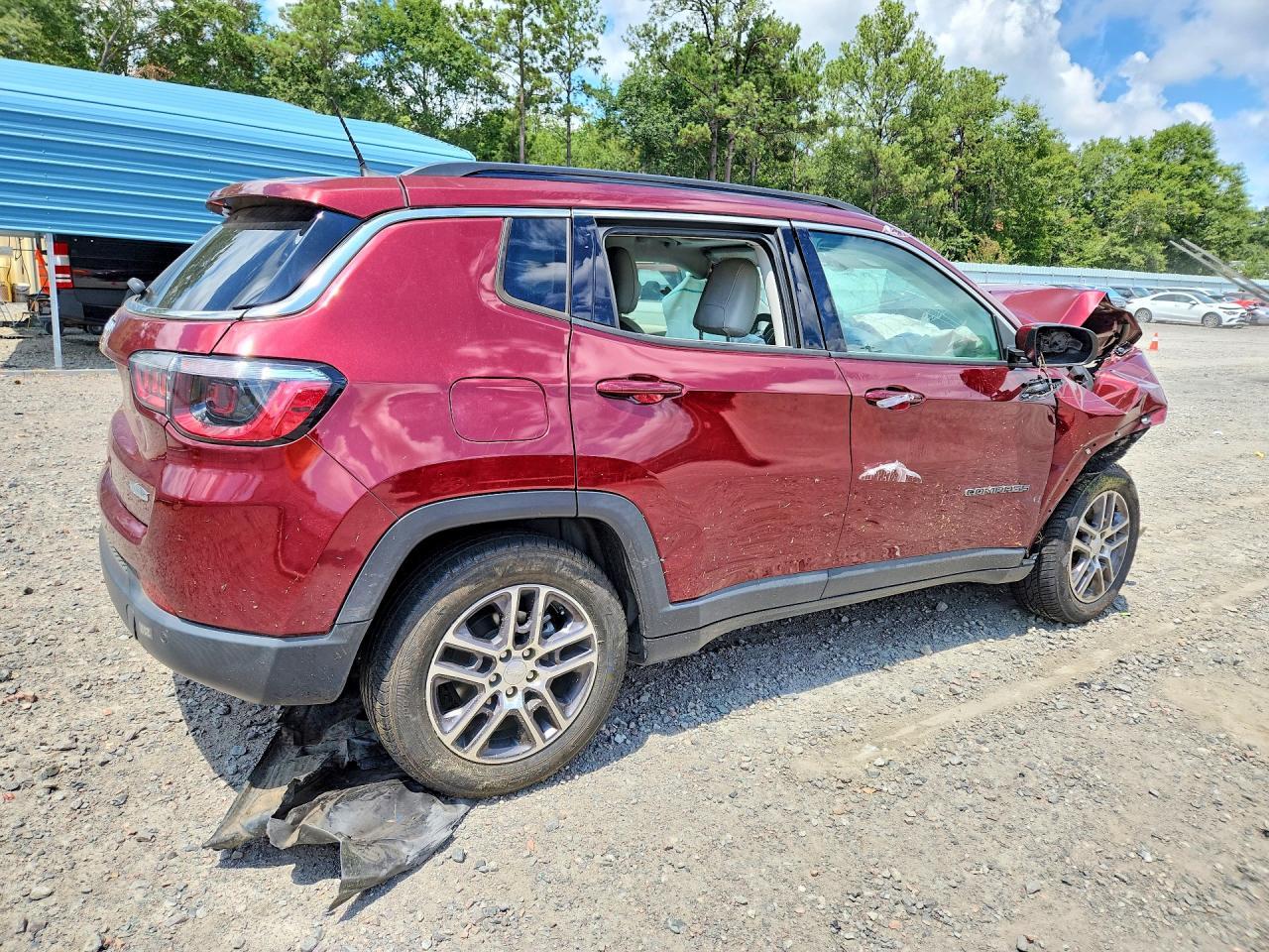 2020 Jeep Compass Latitude - Image 3