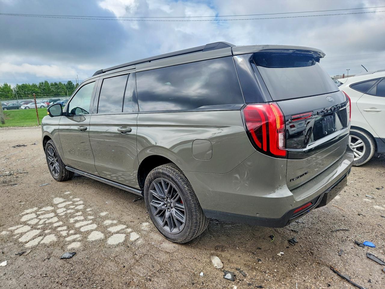 2025 Ford Expedition Max Platinum - Image 2