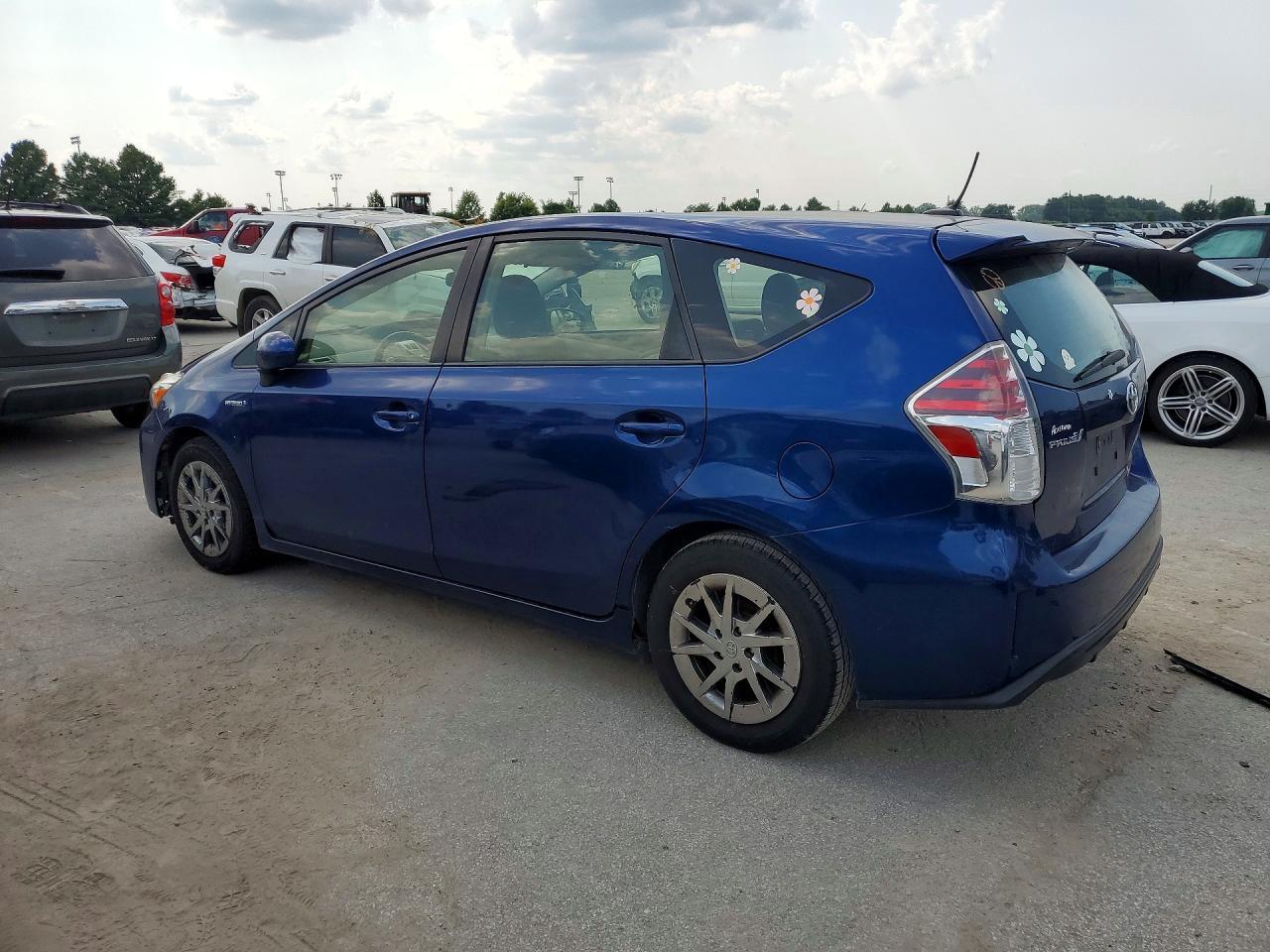 2015 Toyota Prius V Three - Фото 2