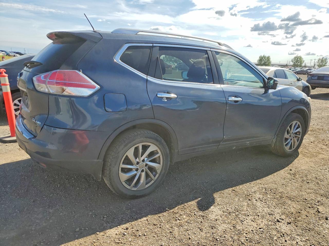 2015 Nissan Rogue S - Image 3
