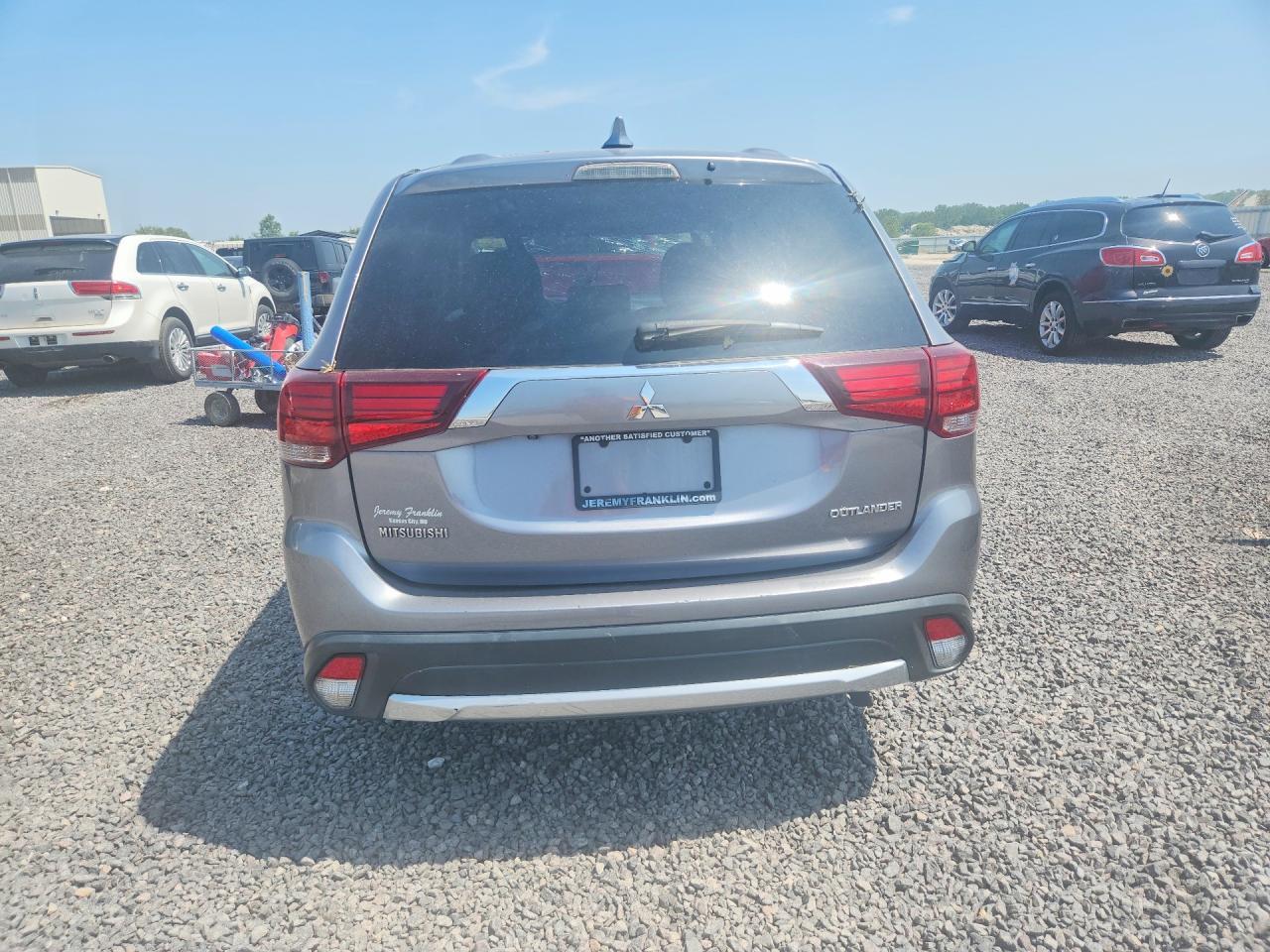 2017 Mitsubishi Outlander Es - Image 6