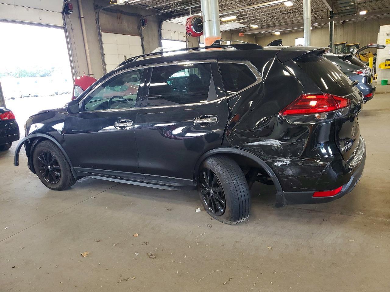 2017 Nissan Rogue Sv - Image 2