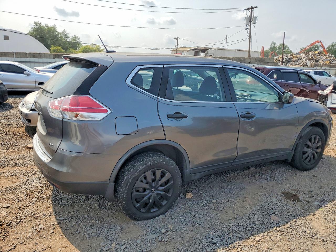 2016 Nissan Rogue S - Фото 3
