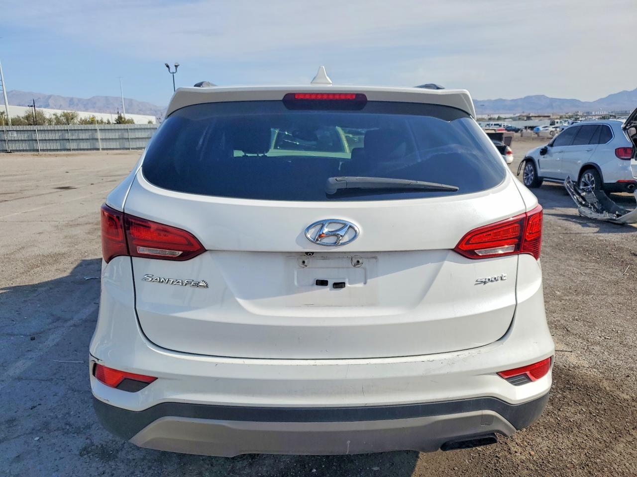 2017 Hyundai Santa Fe Sport 2.4L - Фото 6