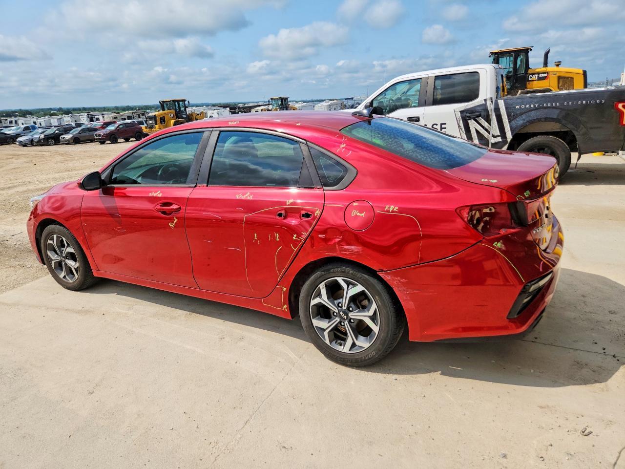2019 Kia Forte Lxs - Фото 2