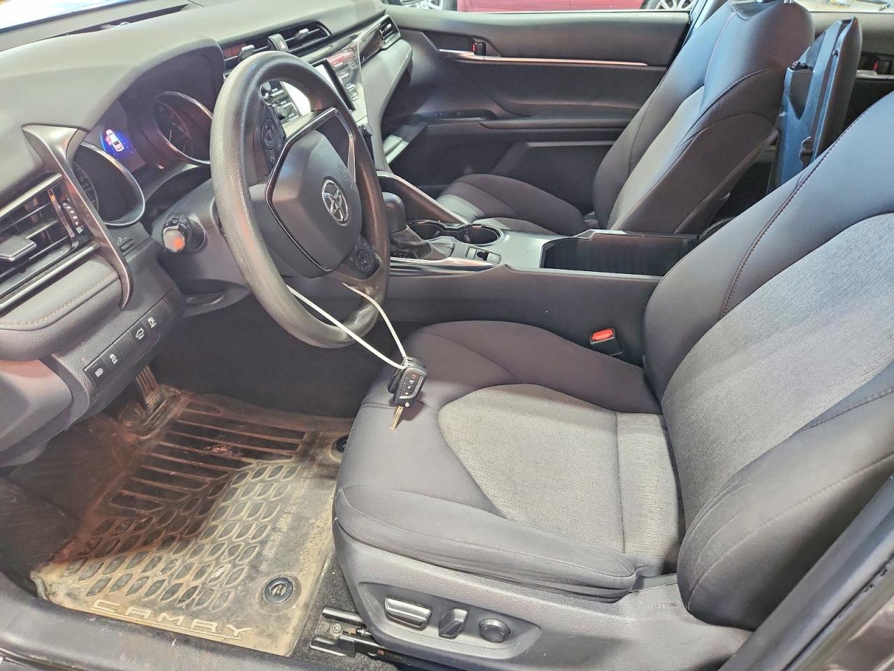 2020 Toyota Camry Le - Фото 7