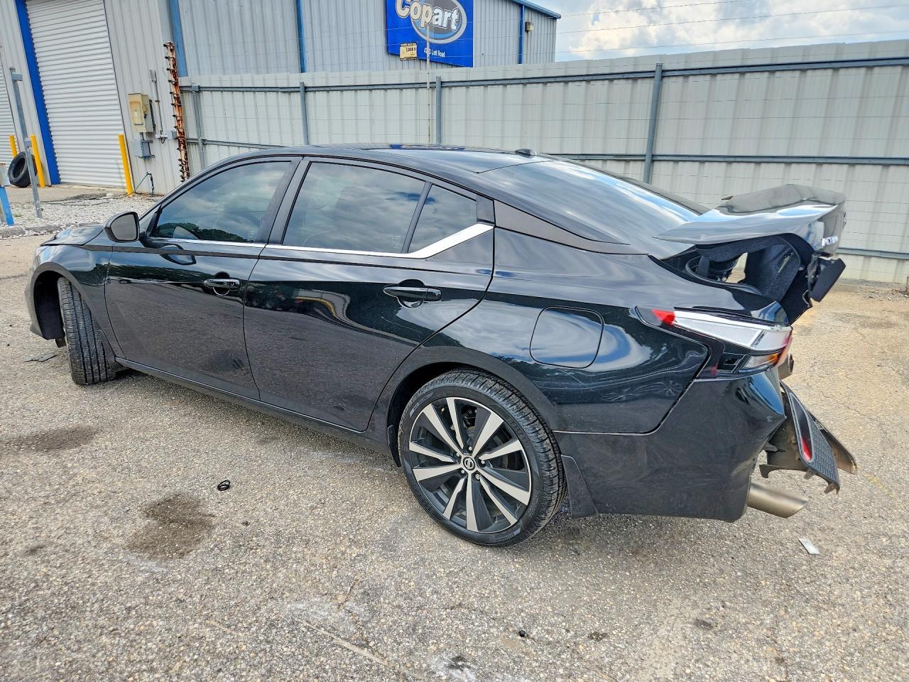 2022 Nissan Altima Sr - Фото 2