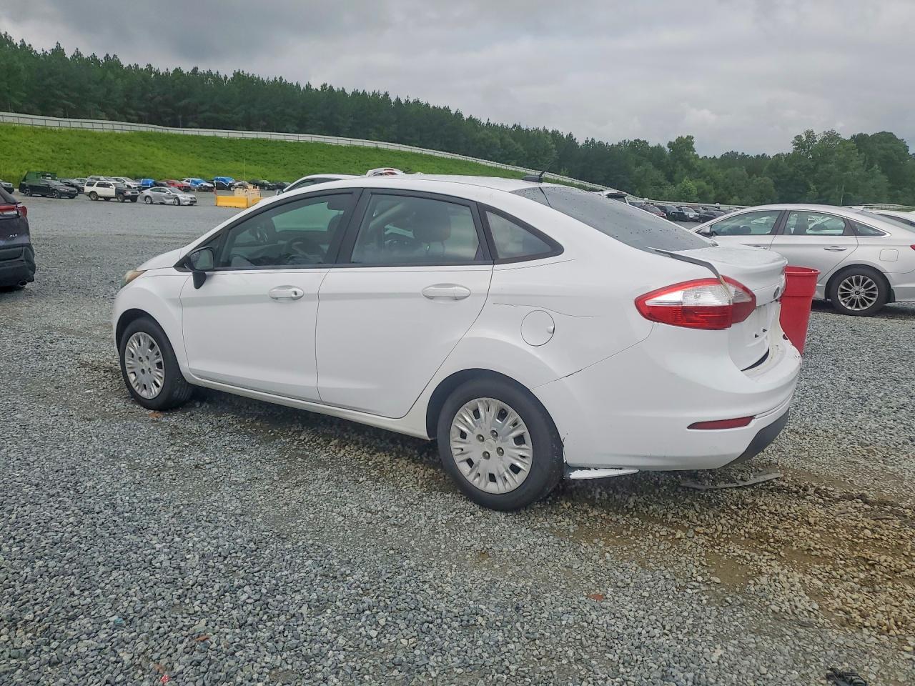 2019 Ford Fiesta S - Фото 2