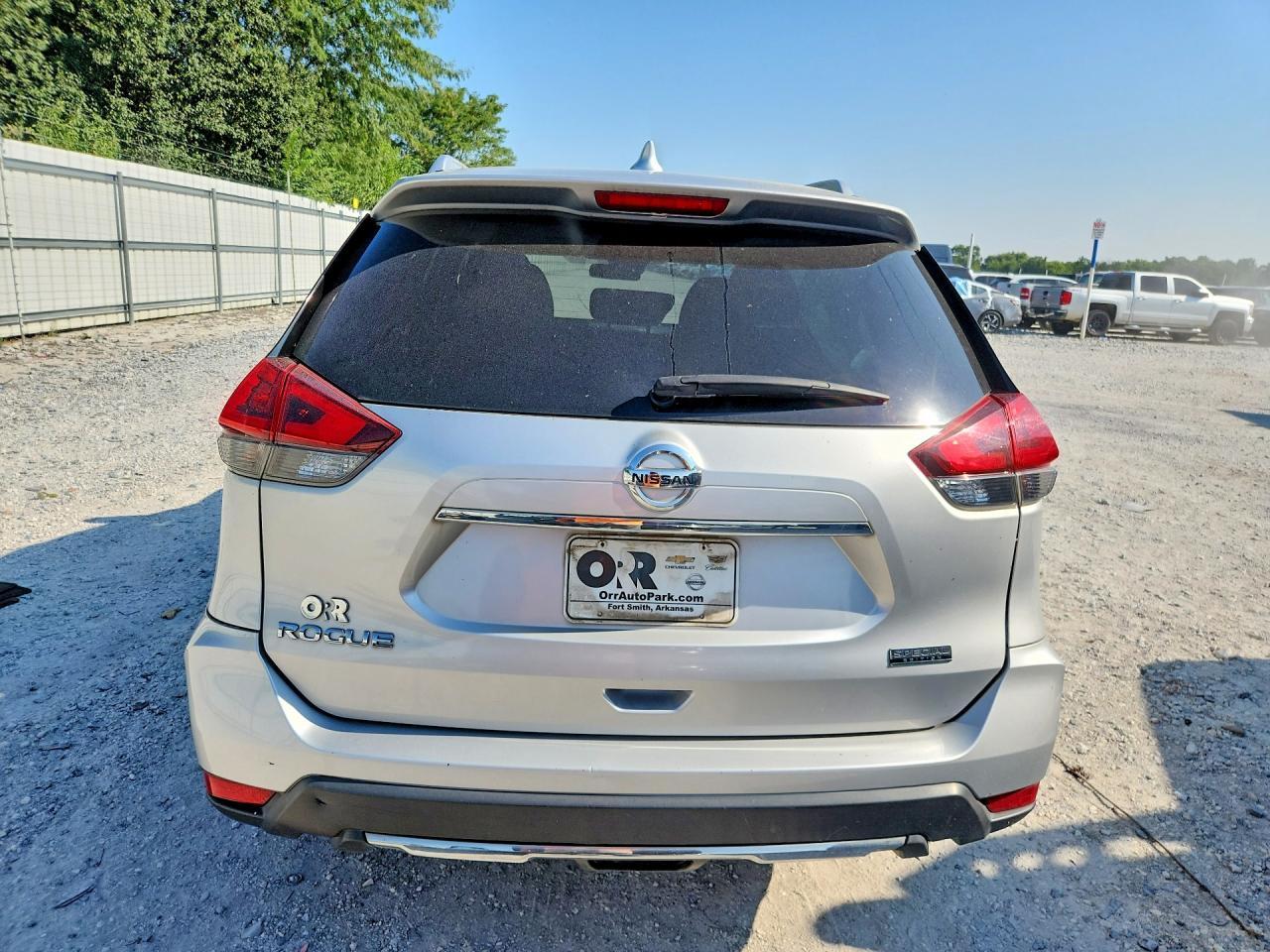 2020 Nissan Rogue S - Фото 6