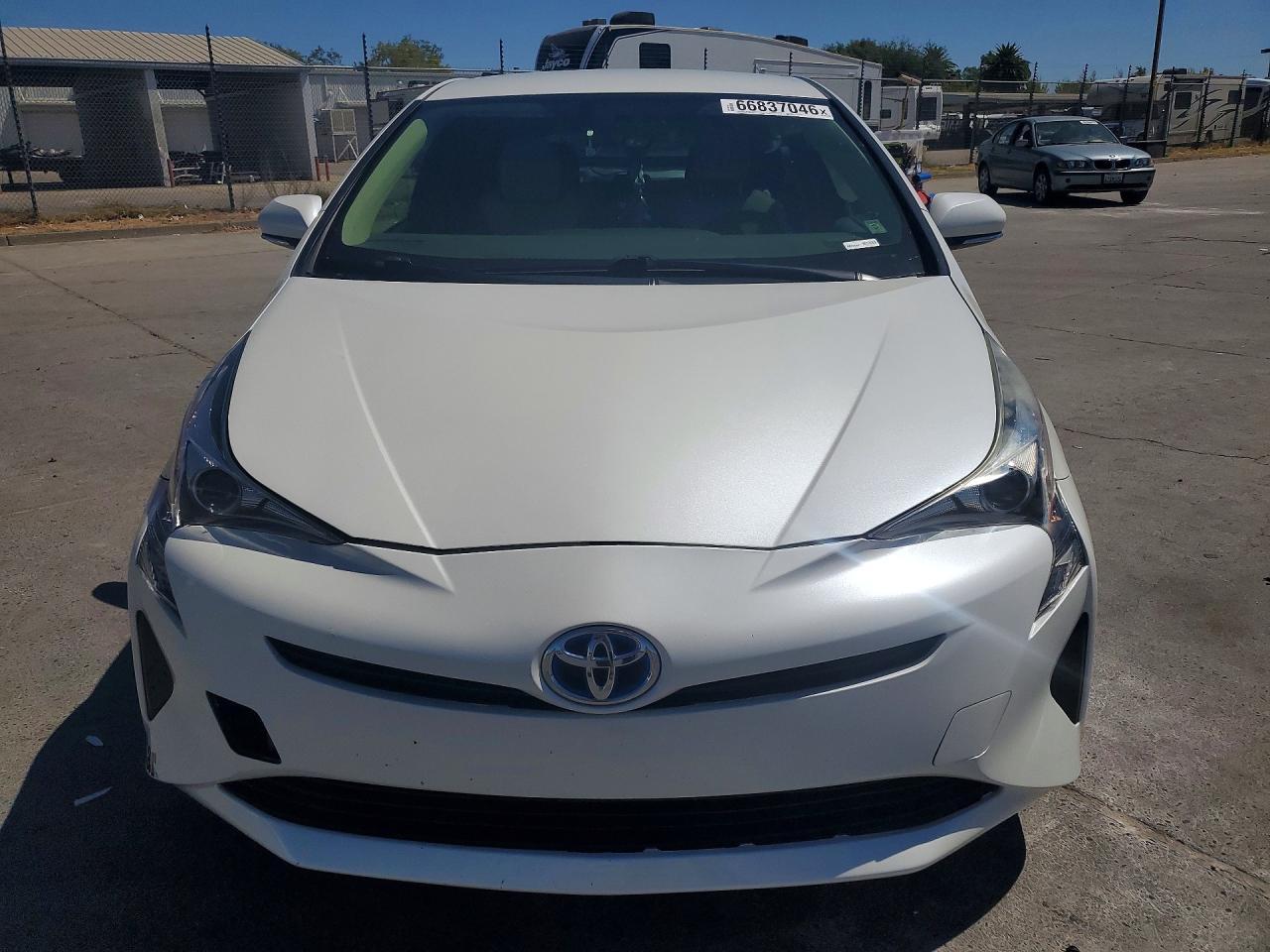 2016 Toyota Prius Two Eco - Image 5