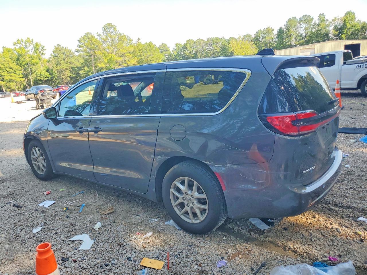 2023 Chrysler Pacifica Touring L - Фото 2