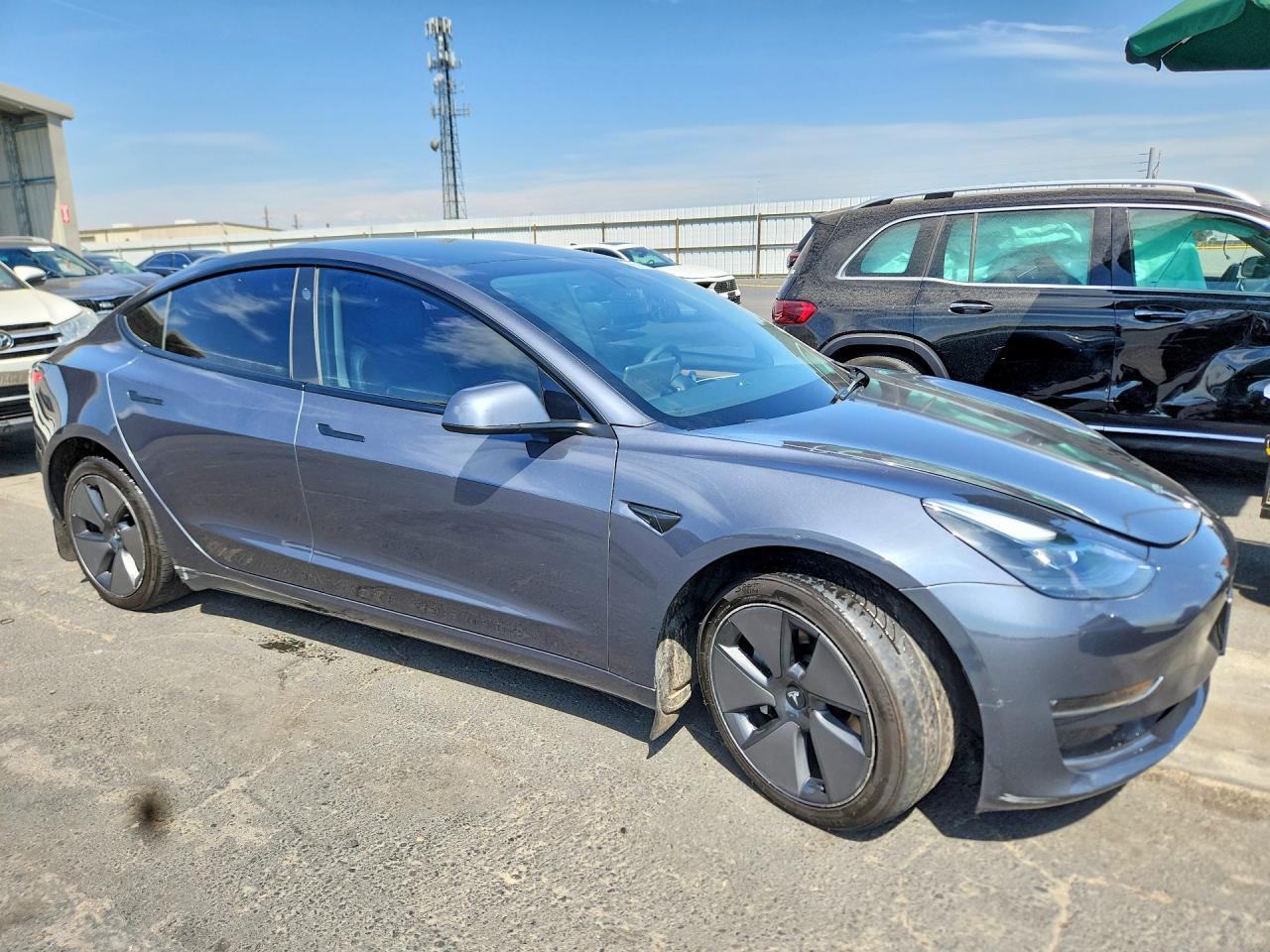 2023 Tesla Model 3 - Фото 4