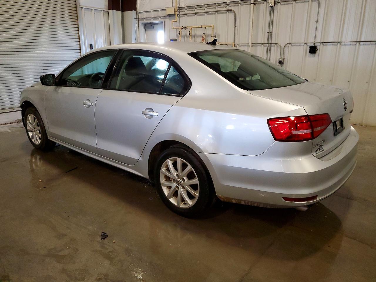 2015 Volkswagen Jetta Se - Image 2