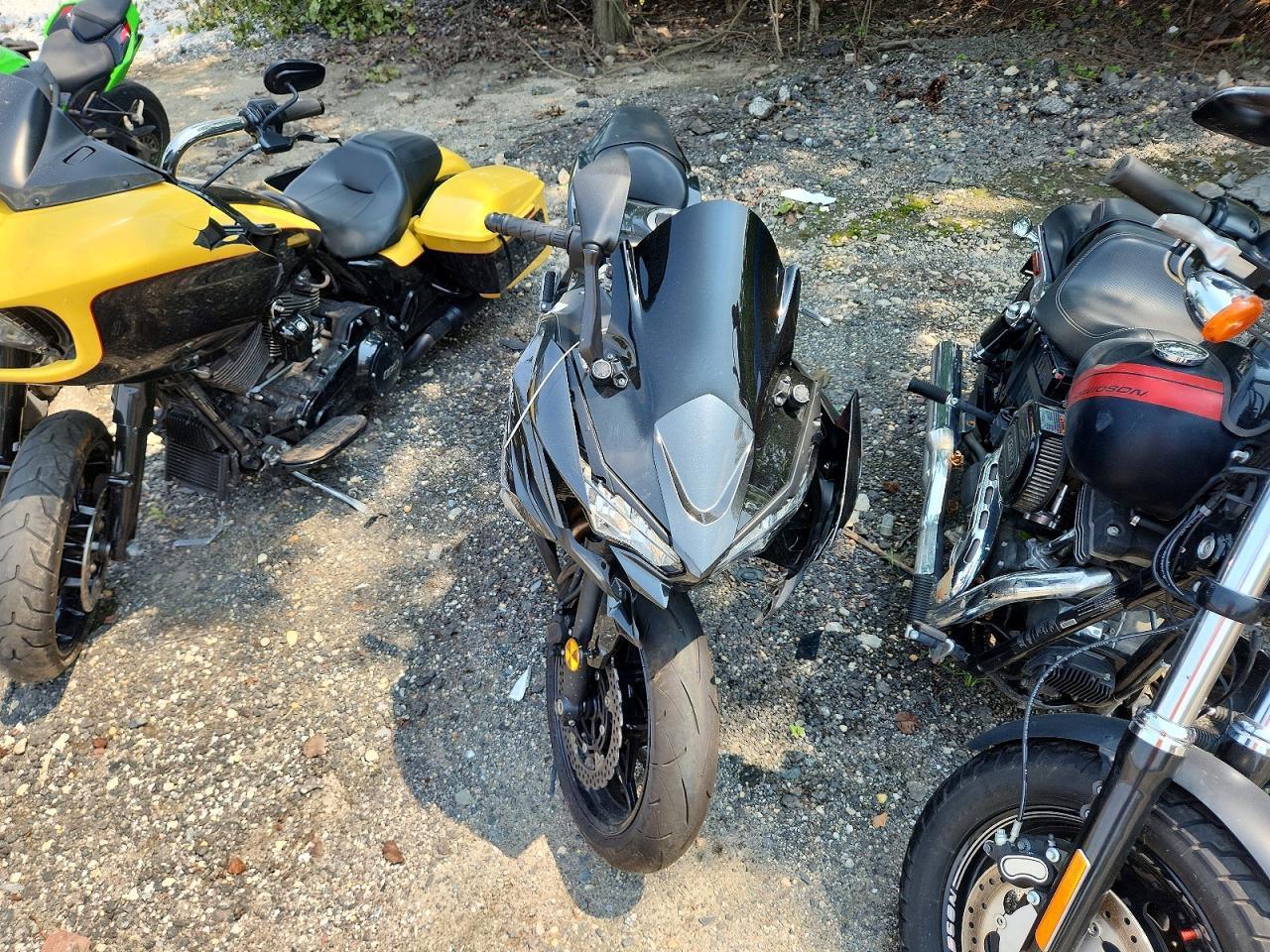 2026 Kawasaki Ex650 R - Image 5