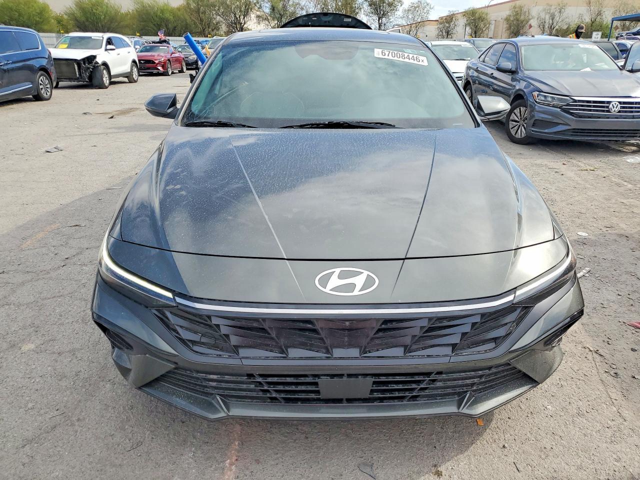 2025 Hyundai Elantra Limited - Image 5