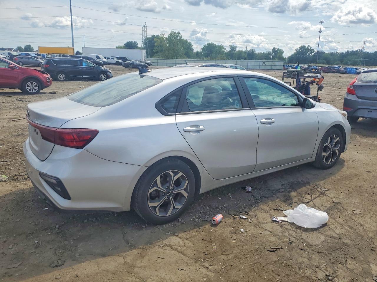2020 Kia Forte Lxs - Image 3