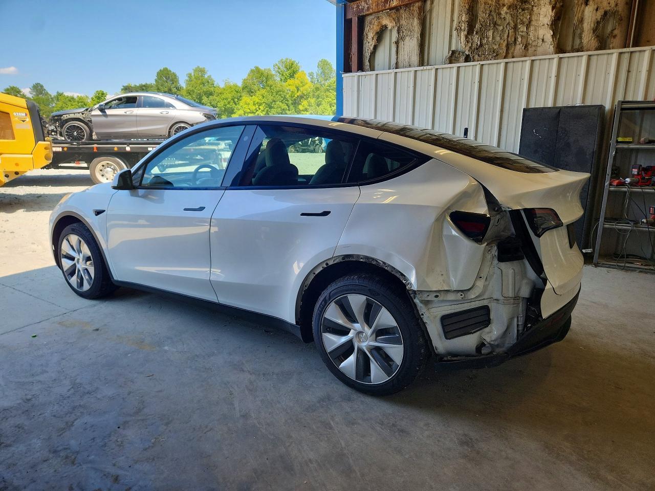 2023 Tesla Model Y - Image 2